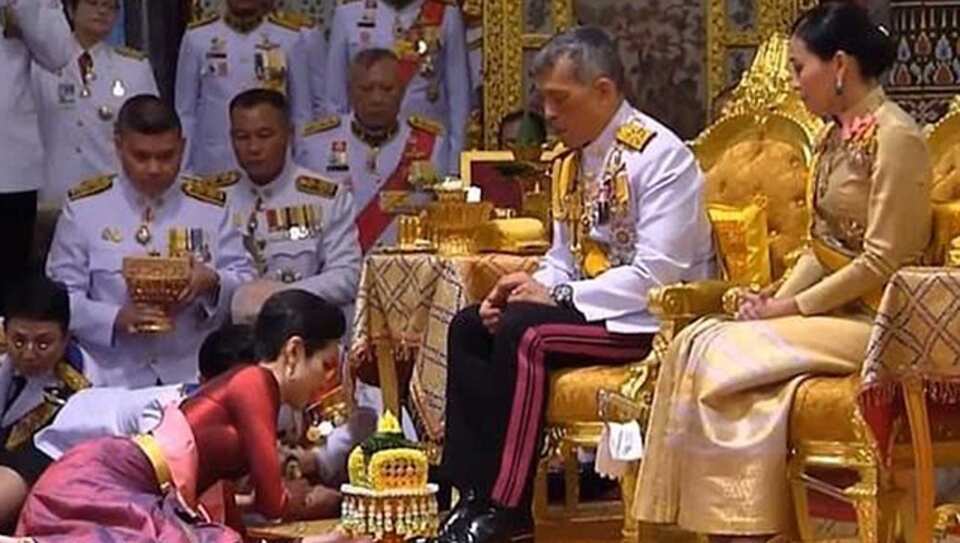The King Stripped the Rank of Queen from Her Rank